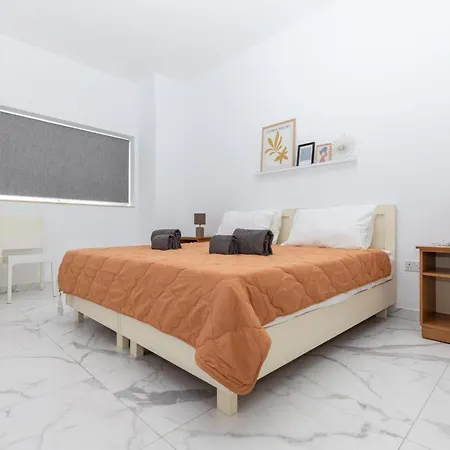 דירה Bordino 2 Bedroom סיינט פול ביי